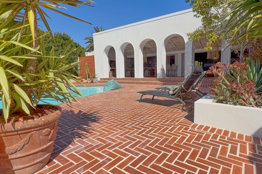 5 Bedroom Property for Sale in Flamingo Vlei Western Cape